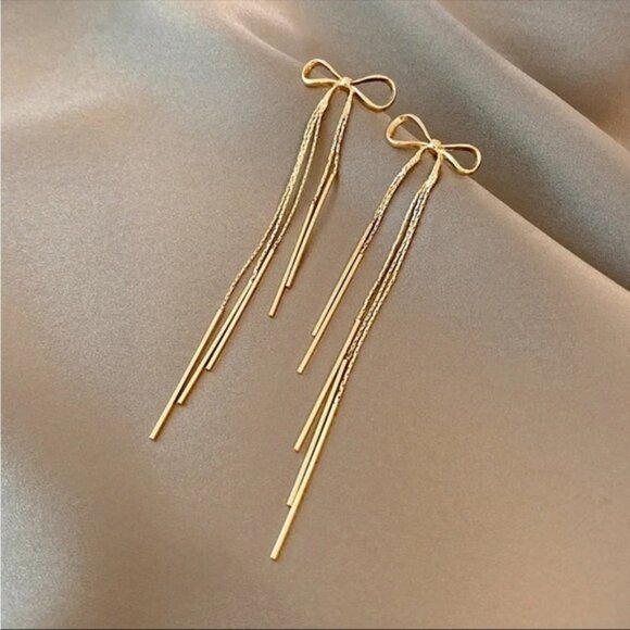 Kendra Scott Jewelry - “Sweet Intentions” Gold Bow Dainty Delicate Tassel Sterling Silver Stud Earrings